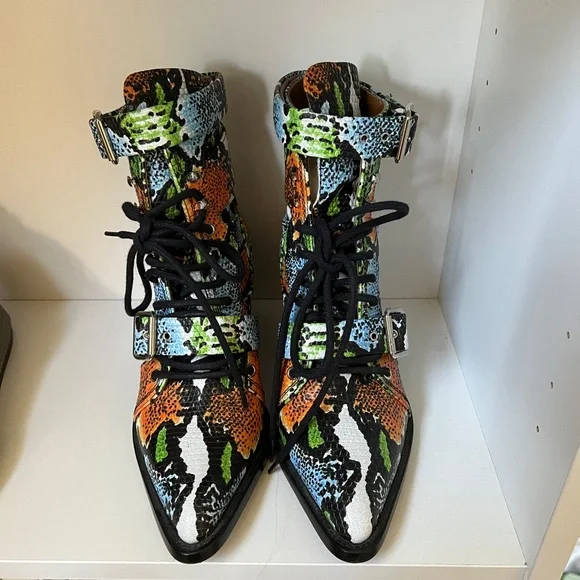 Chloe Rylee Boots - Picture 6 of 11